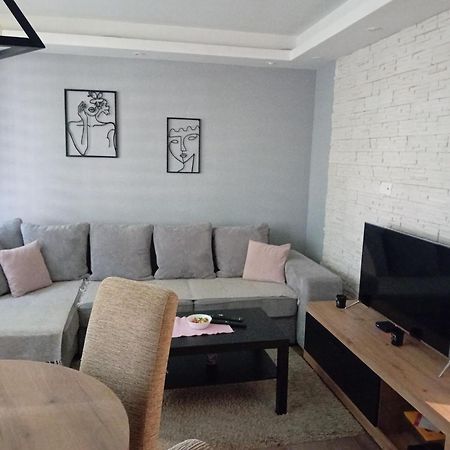 Sunshine Apartment Kragujevac Exterior foto
